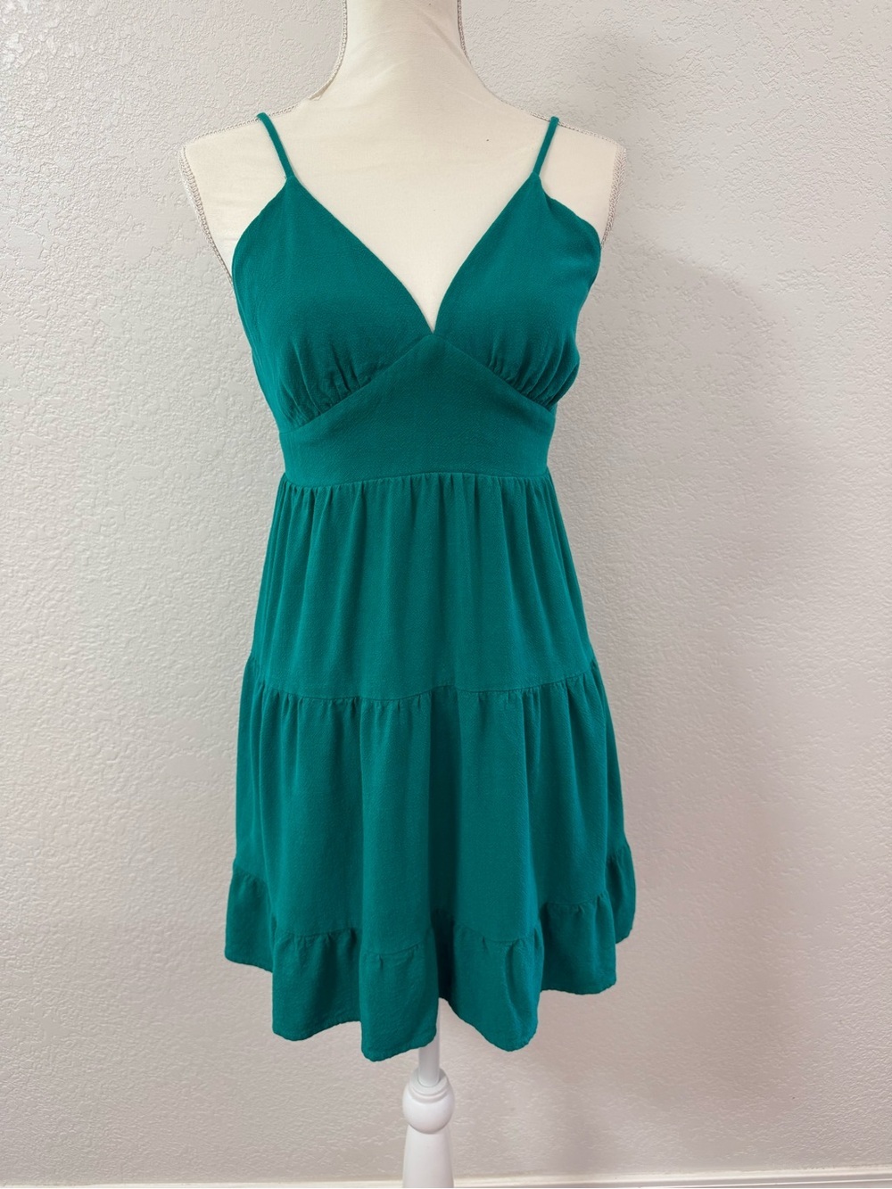 MONTEAU LOS ANGELES Teal Tiered Spaghetti-Strap Mini Dress V-Neck size M